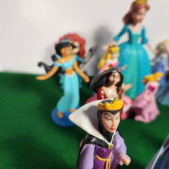 Disney Action Figures Lot 35 Princesses Frozen Cinderella Variety Cake Toppers - Picture 4 of 16